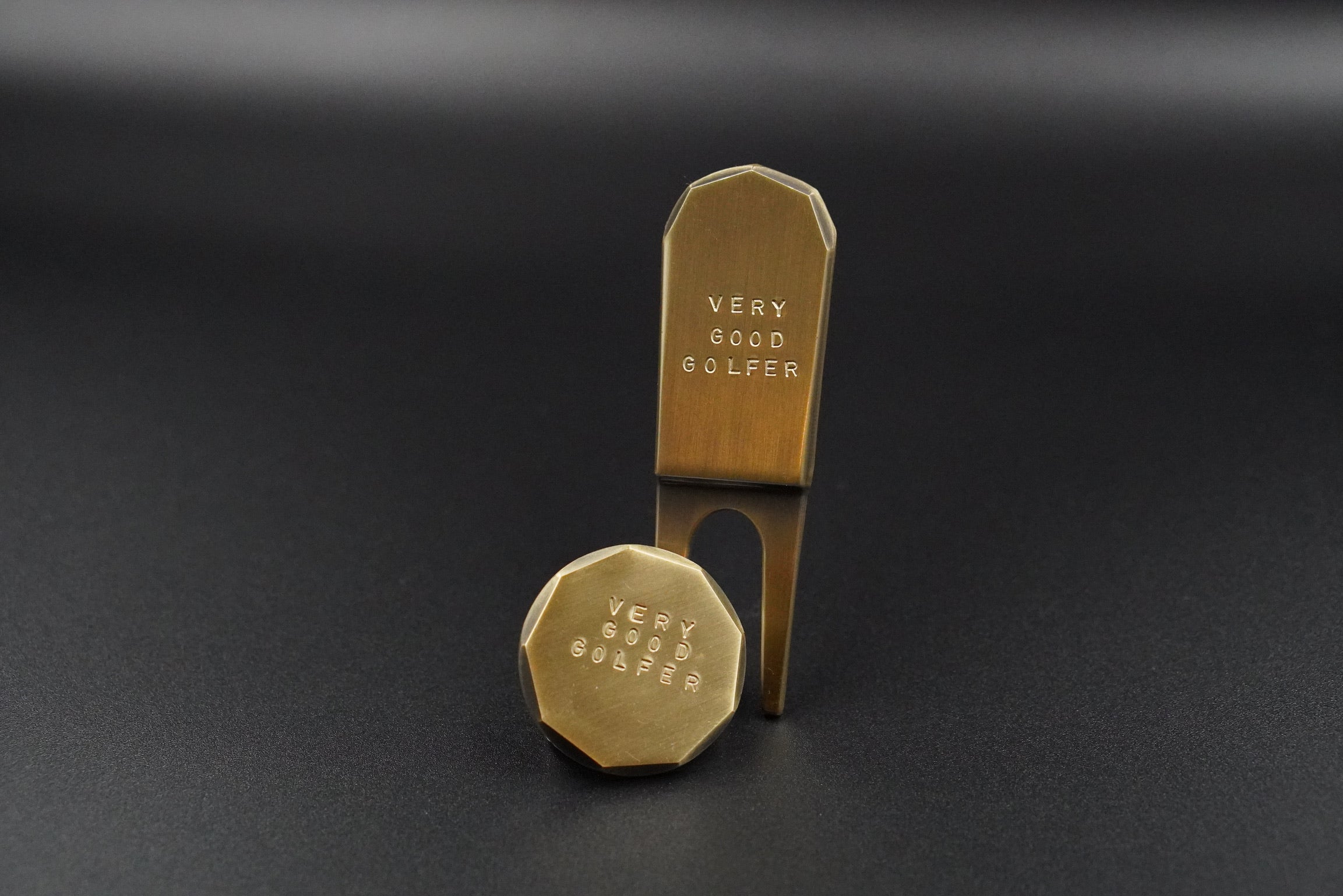 Very Good Golfer - Divot Tool & Ball Marker Combo